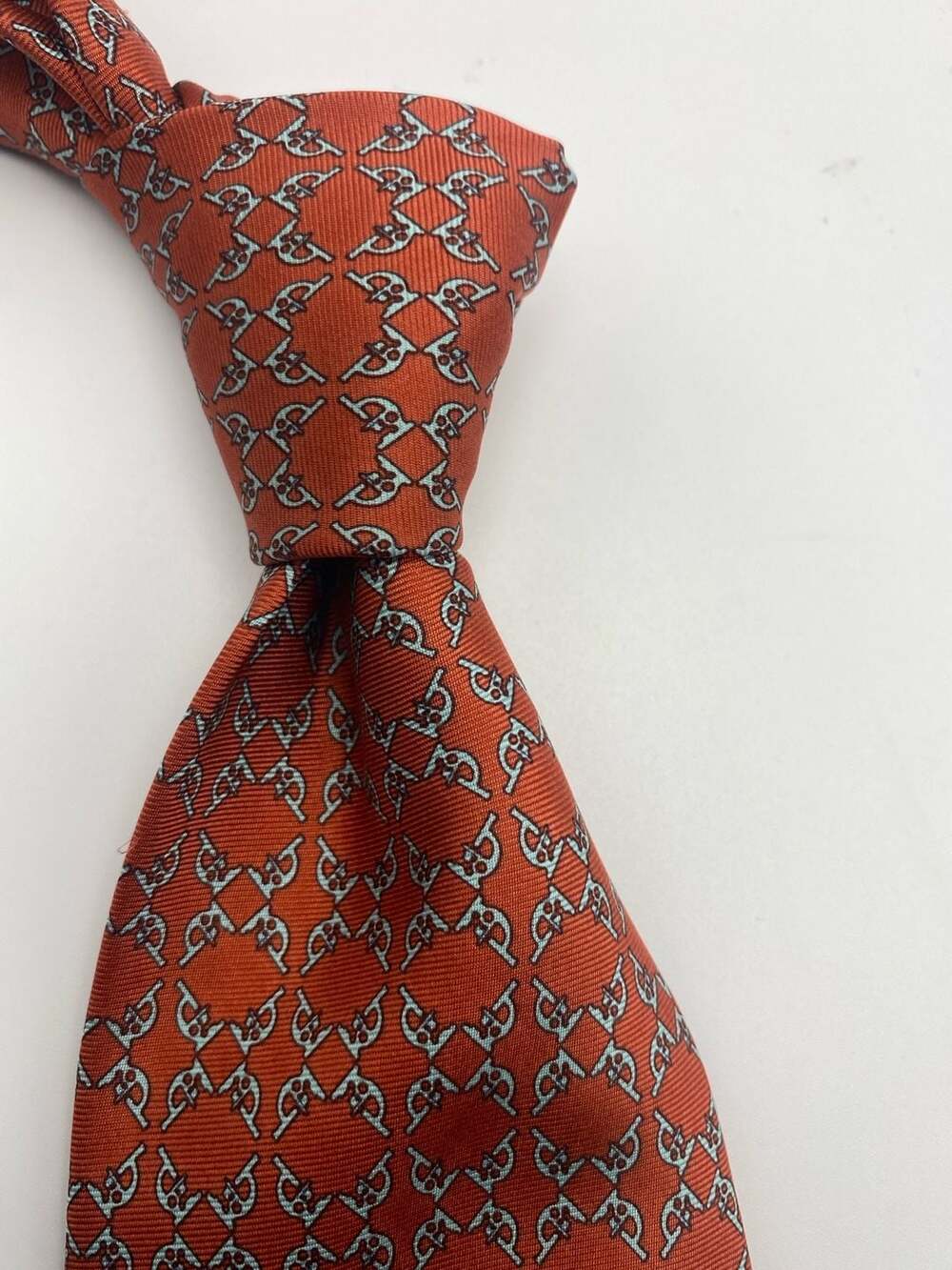 HERMÈS 7092 OA Red Geometric Silk Tie FRANCE 55”/ 3.5" EC
